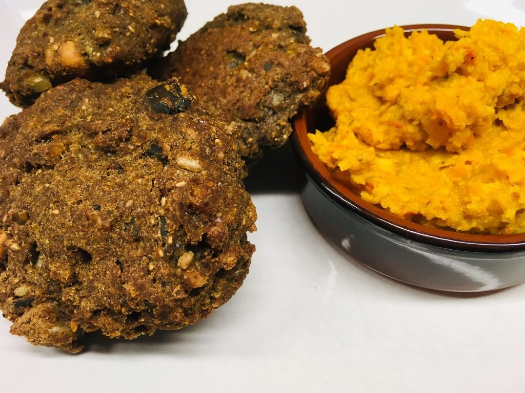 Superfood Chia Hanf Brötchen mit Kürbis Pesto