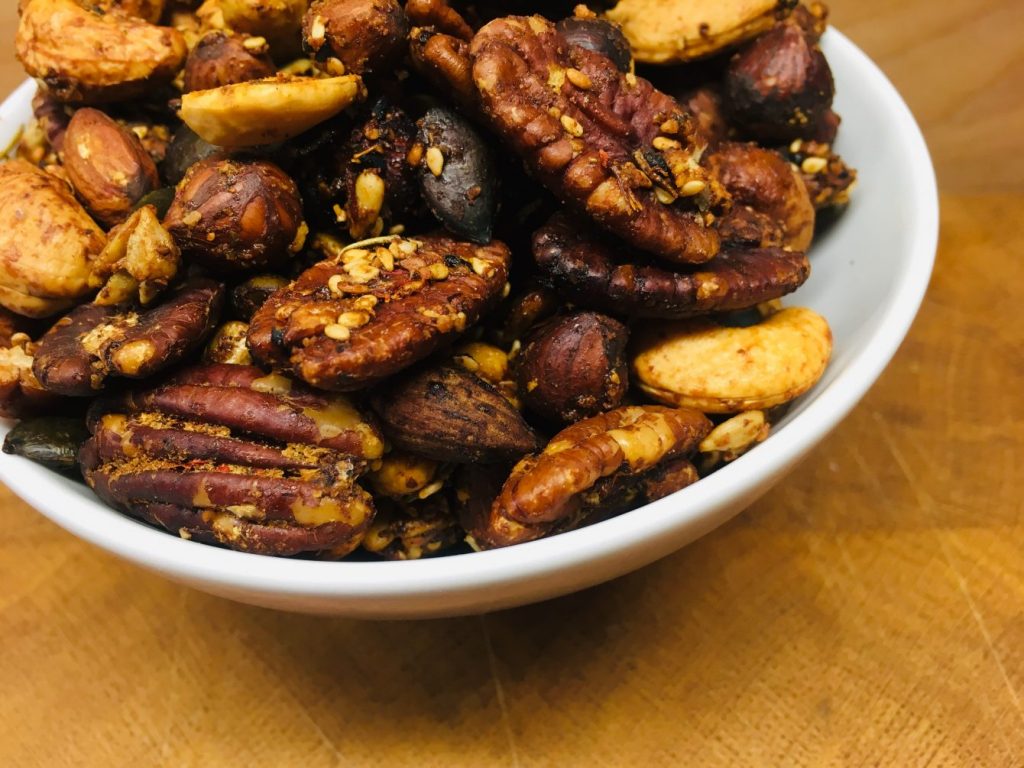 Spicy Nuts - Geröstete Nüsse mit Dukkah, Honig und Rosmarin