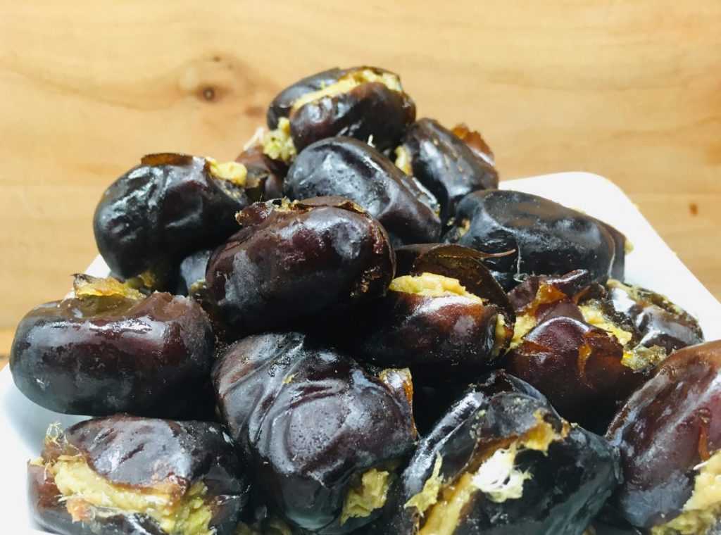 Halva Dattel Konfekt - gefüllte Datteln mit Halva