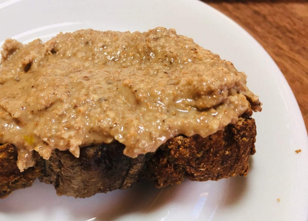 Bananen Brot mit Erdmandelmus